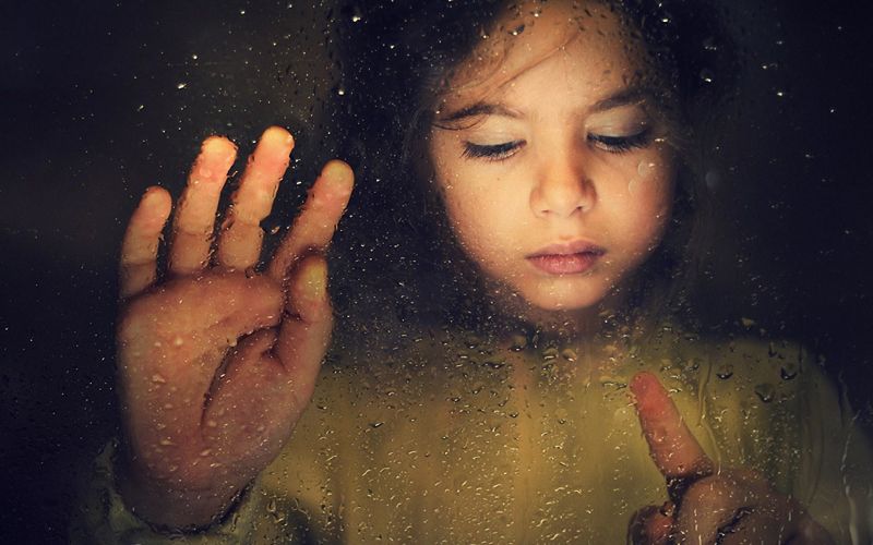 Abuso emocional na infância tem mais risco de depressão em mulheres