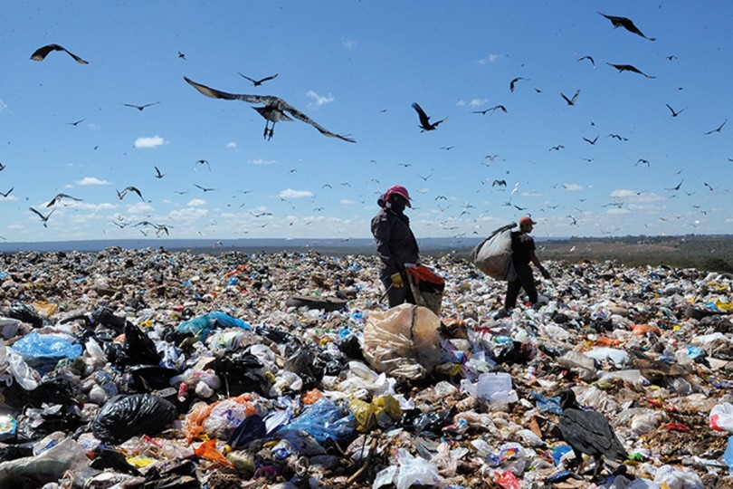 Brasil tem quase 3 mil lixões em 1600 cidades, diz relatório