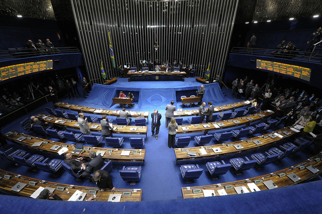 Senado aprova PEC do Teto dos Gastos Públicos em segundo turno