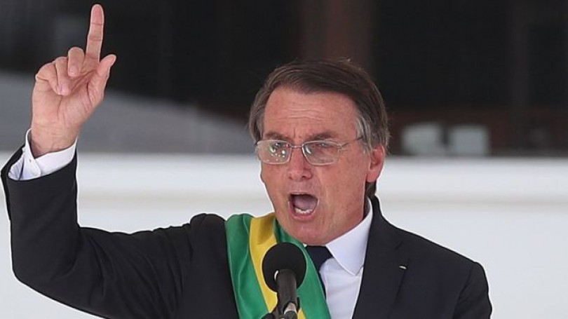 Bolsonaro publica vídeo obsceno e gera polêmica nas redes sociais