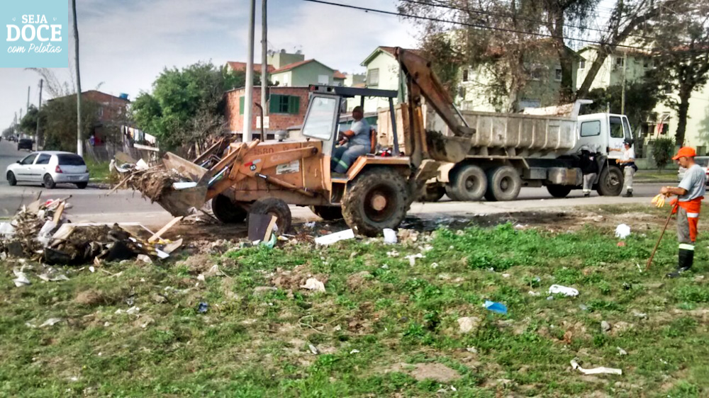 SSUI realiza drenagem e limpeza de bairros