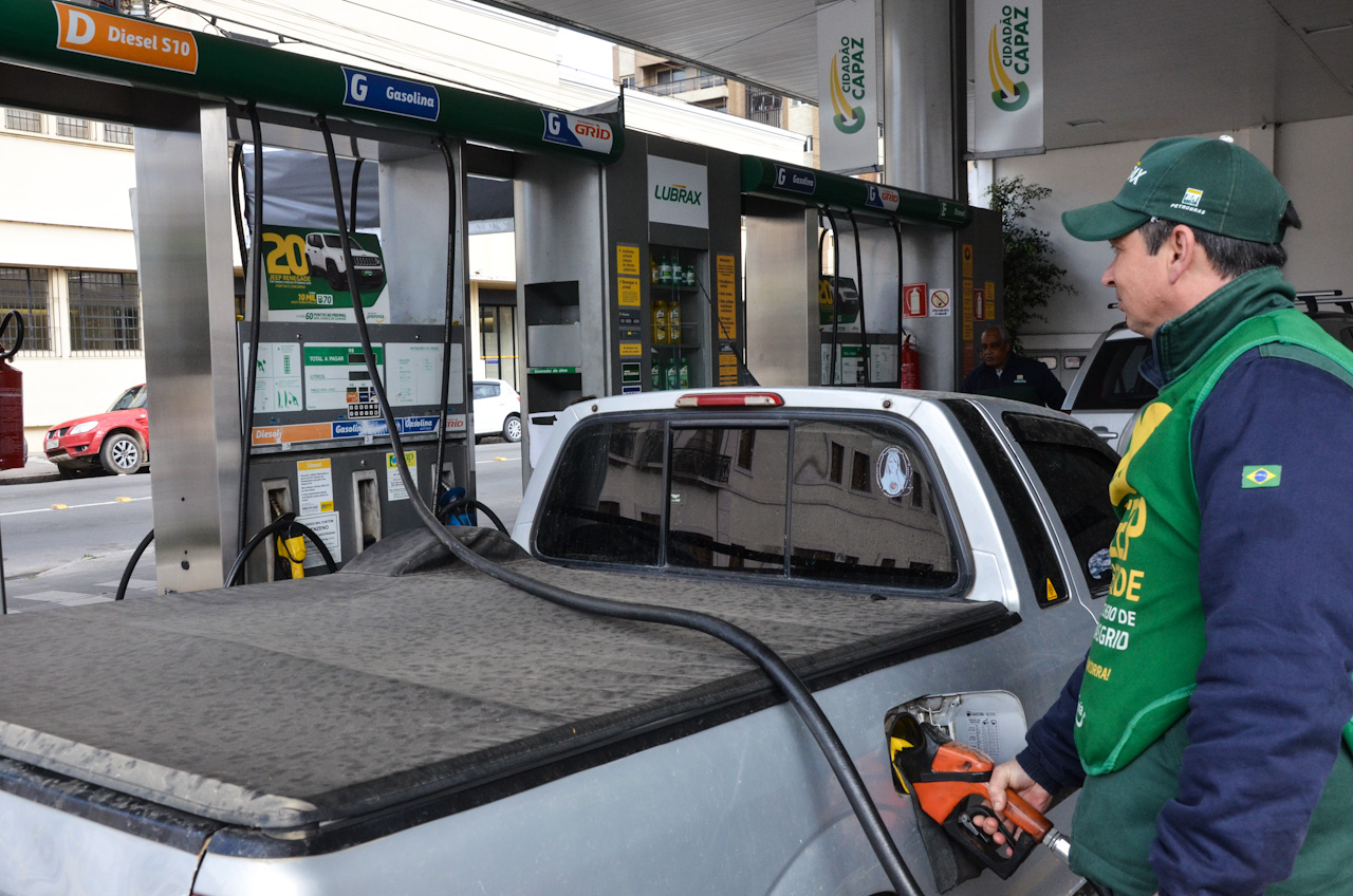 Preço da gasolina tem variação de 8,39 por cento nos postos locais