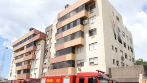 Incêndio atinge apartamento em condomínio popular em Pelotas