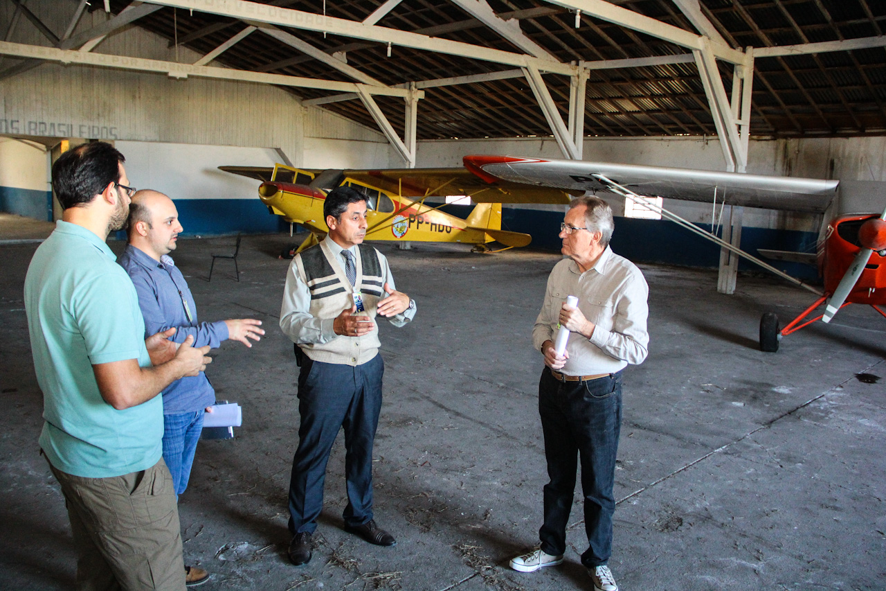 Idemar e Morales visitam Aeroclube de Pelotas