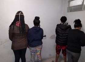 Polícia Civil, através da 2 Delegacia de Polícia de Pelotas, prendeu três mulheres e apreendeu um adolescente