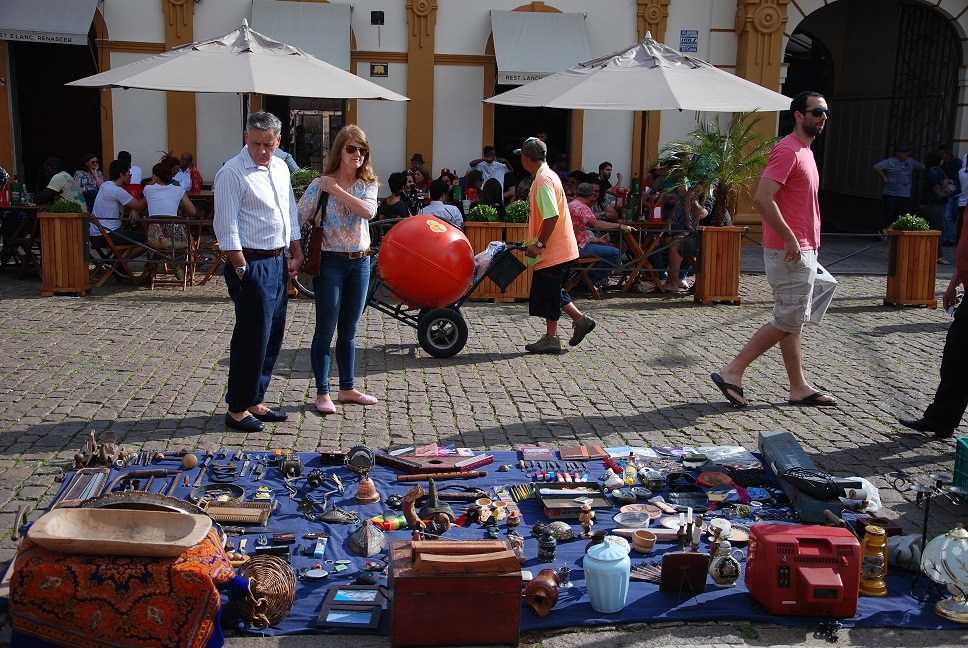 Pelotas: Feira do Artesanato na Rua atrai público no Largo