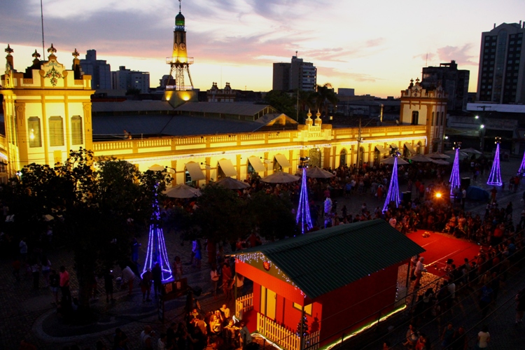 Doce Natal apresenta novas atrações musicais no Largo do Mercado