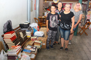 QUILOMBO : ARRECADAÇÃO DE LIVROS PARA BIBLIOTECA COMUNITÁRIA